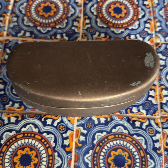 Gucci Aviator Style Sunglasses - Picture 10 of 11